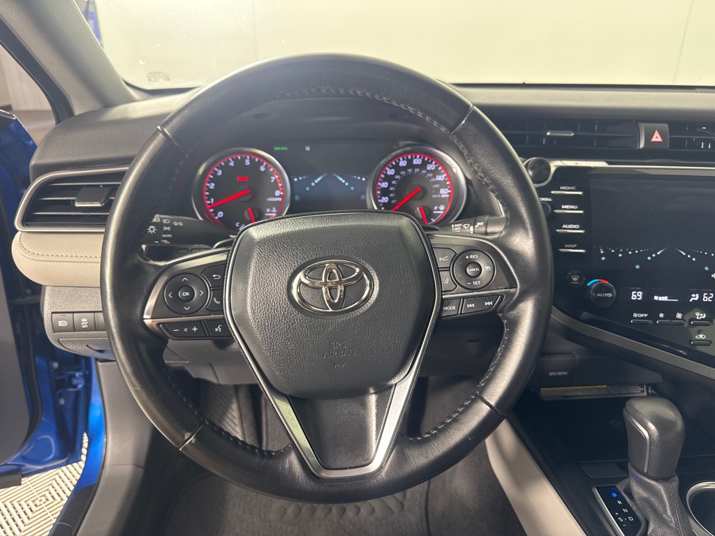 2020 Toyota Camry Image 17