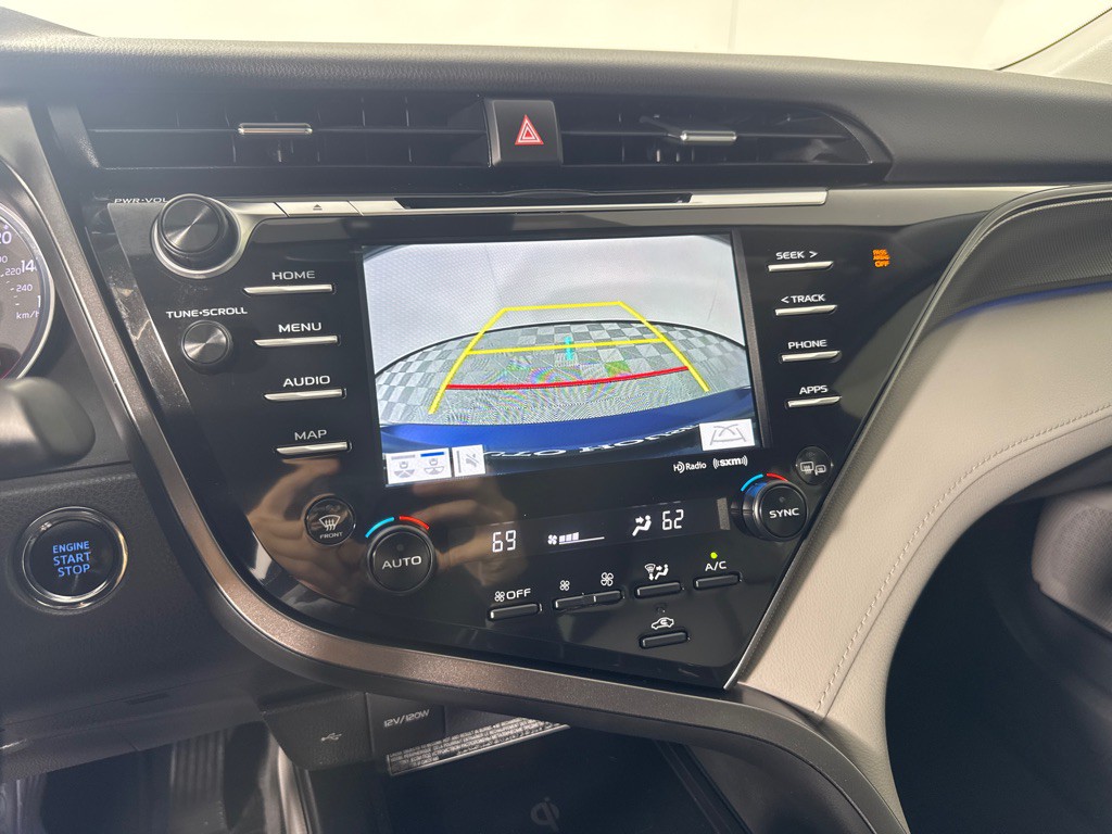 2020 Toyota Camry Image 18