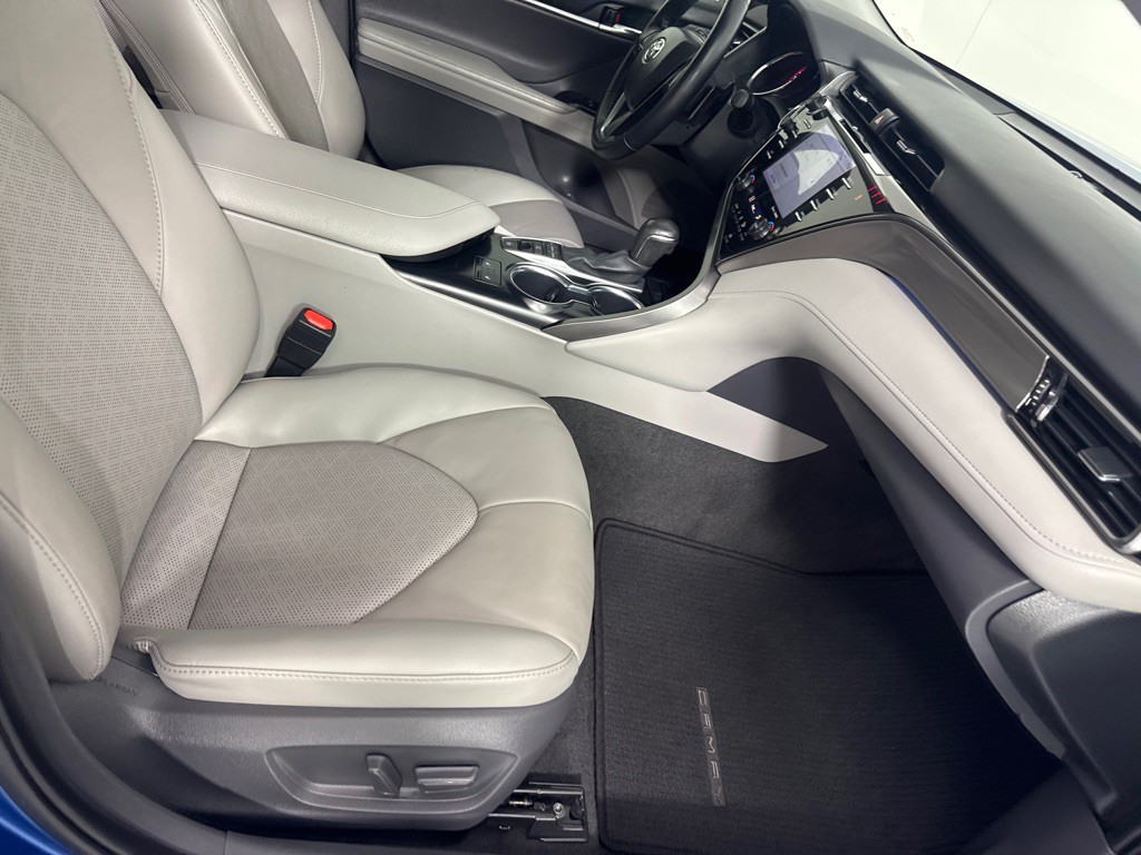 2020 Toyota Camry Image 24
