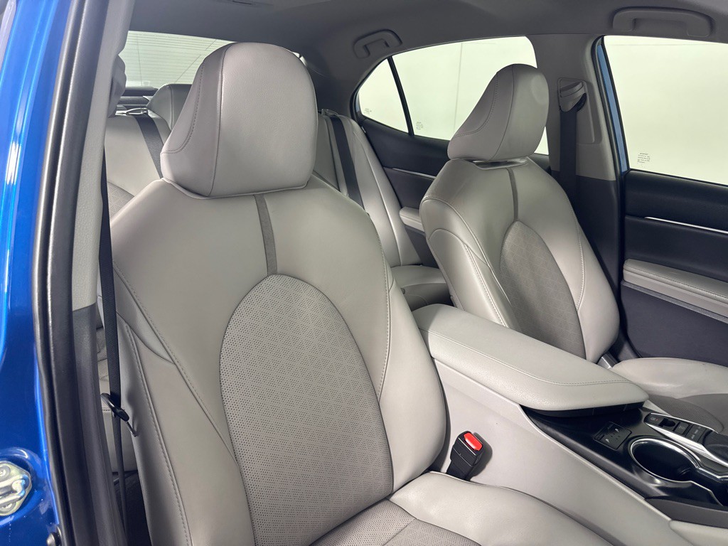 2020 Toyota Camry Image 25