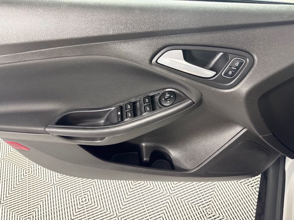 2015 Ford Focus Image 7