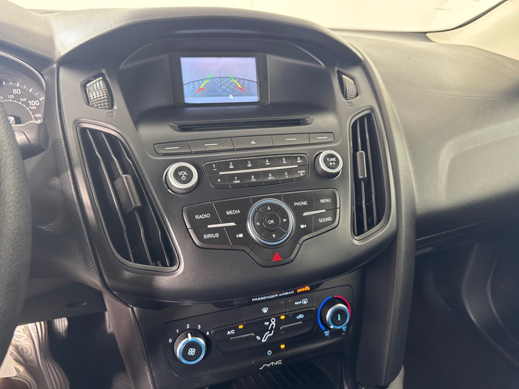 2015 Ford Focus Image 11