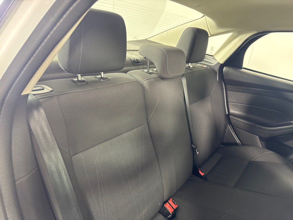 2015 Ford Focus Image 16