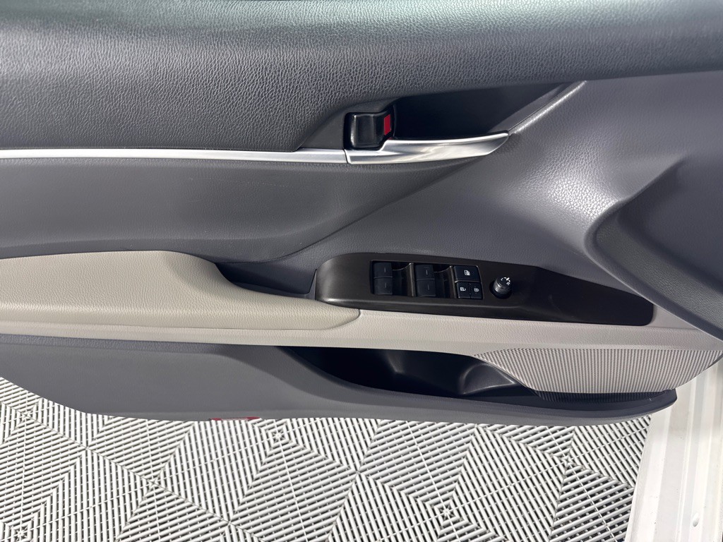 2022 Toyota Camry Image 9