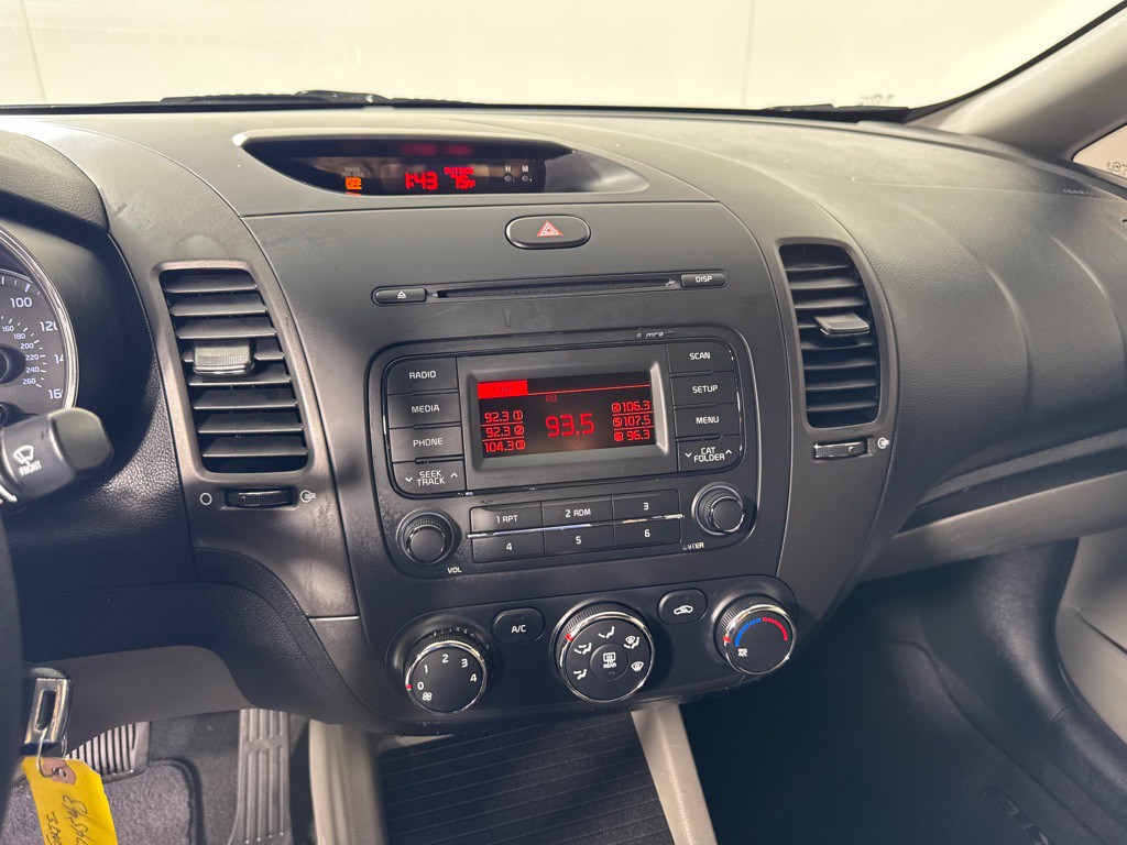 2016 Kia Forte Image 14