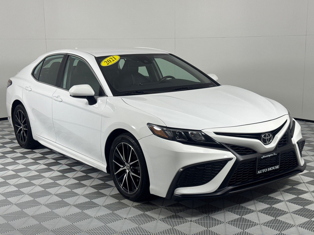 2021 Toyota Camry Image 3