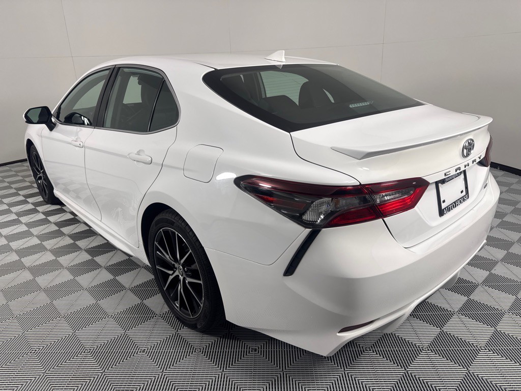 2021 Toyota Camry Image 8