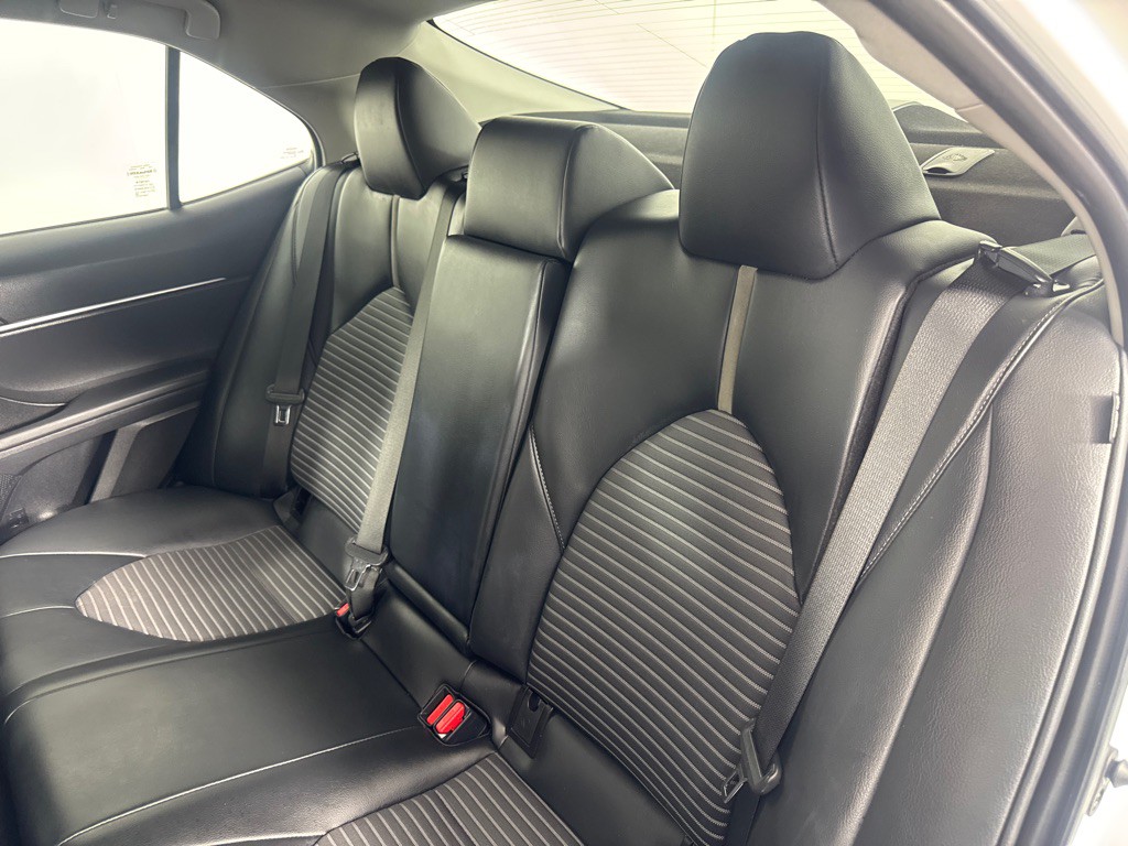2021 Toyota Camry Image 21