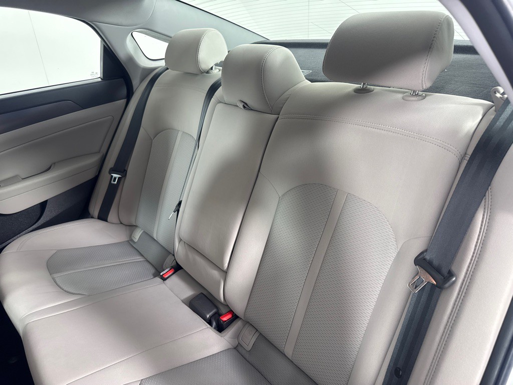 2017 Hyundai Sonata Image 18