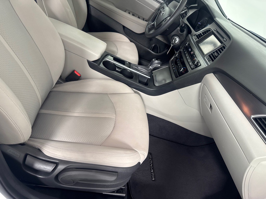 2017 Hyundai Sonata Image 21