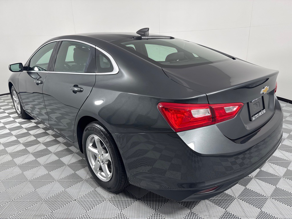 2017 Chevrolet Malibu Image 6