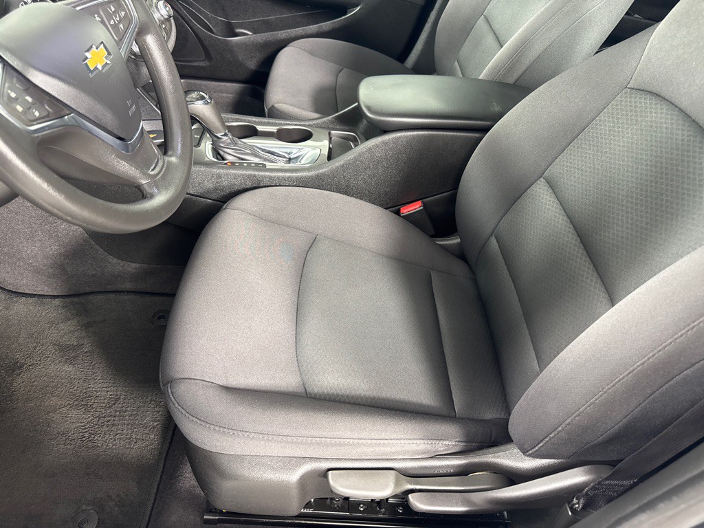 2017 Chevrolet Malibu Image 12