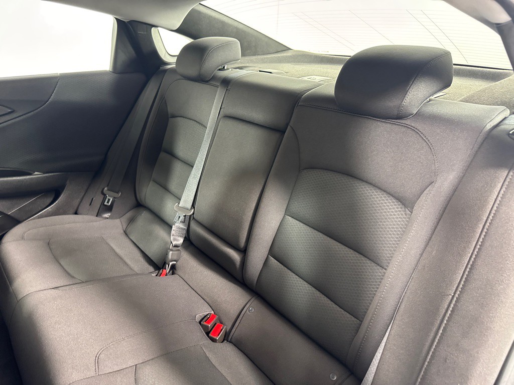 2017 Chevrolet Malibu Image 20