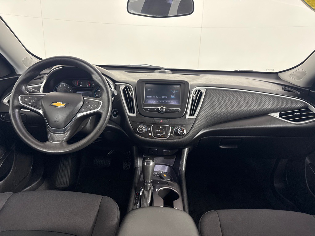 2017 Chevrolet Malibu Image 25