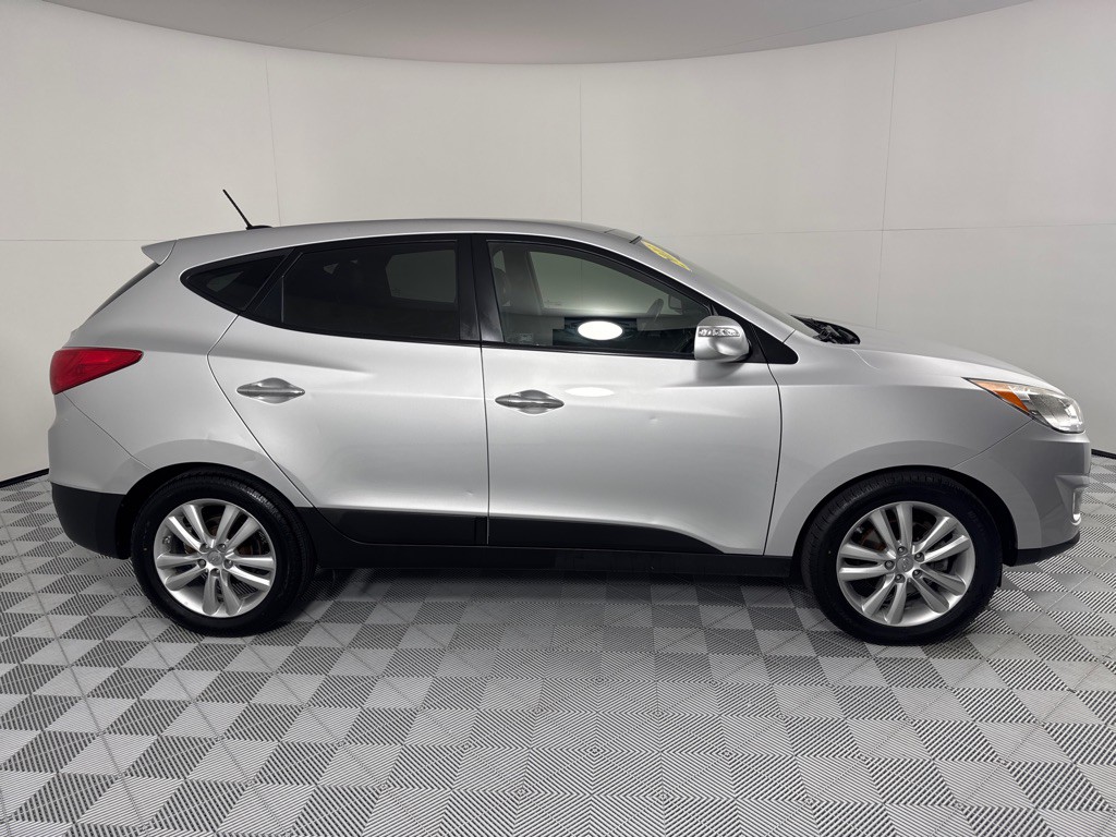 2011 Hyundai Tucson Image 4