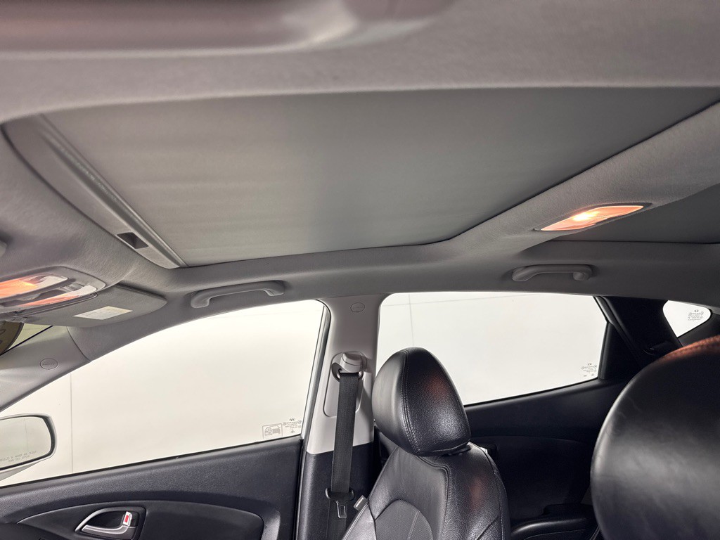 2011 Hyundai Tucson Image 12