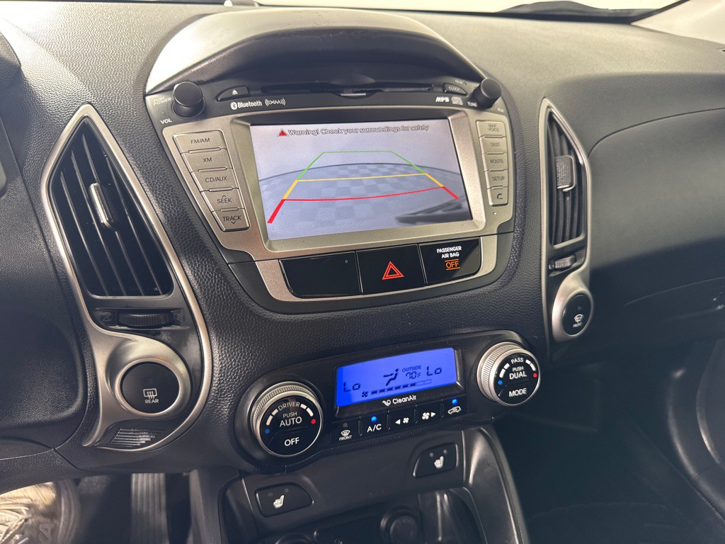 2011 Hyundai Tucson Image 16