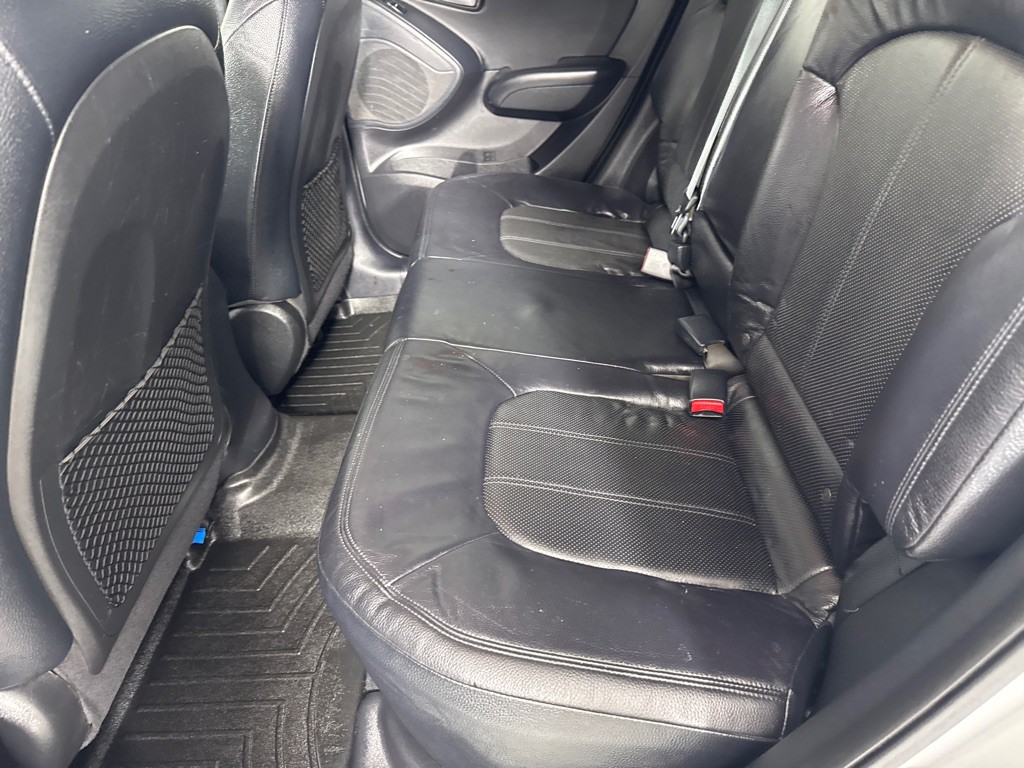 2011 Hyundai Tucson Image 18