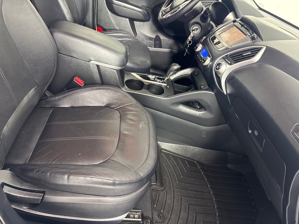 2011 Hyundai Tucson Image 22