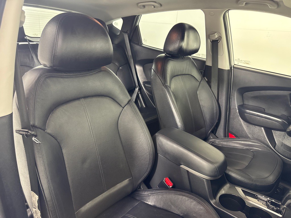 2011 Hyundai Tucson Image 23