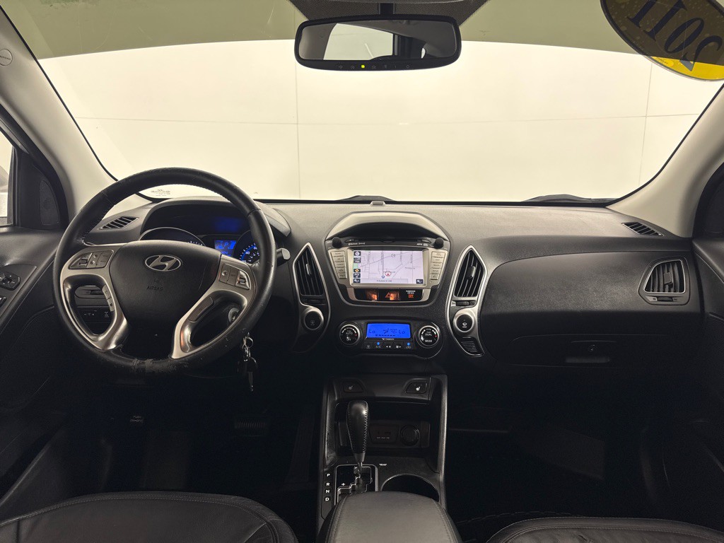 2011 Hyundai Tucson Image 24