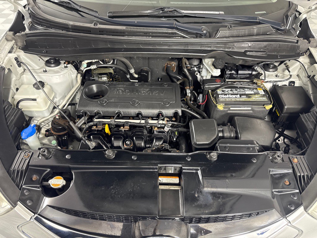 2011 Hyundai Tucson Image 25