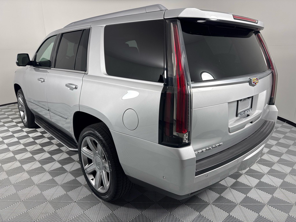 2017 Cadillac Escalade Image 8