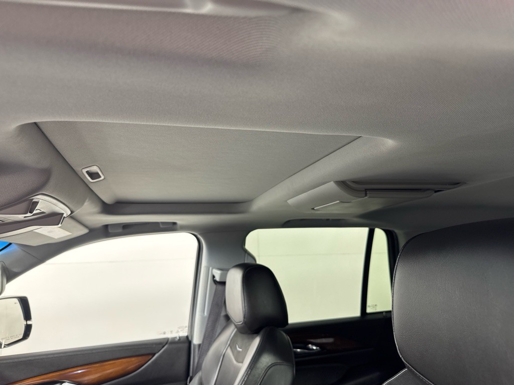 2017 Cadillac Escalade Image 16