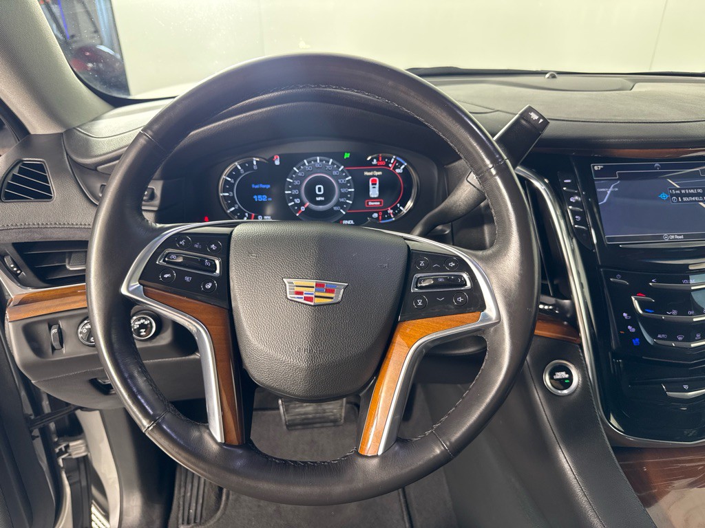 2017 Cadillac Escalade Image 18