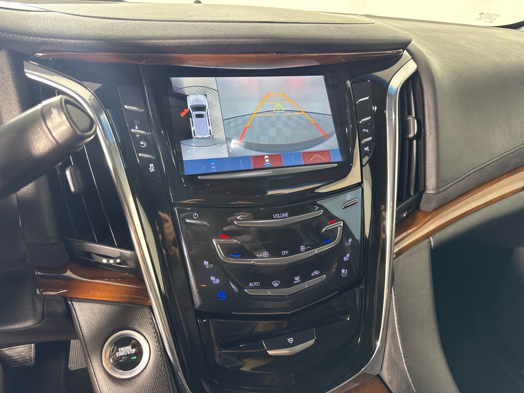 2017 Cadillac Escalade Image 20