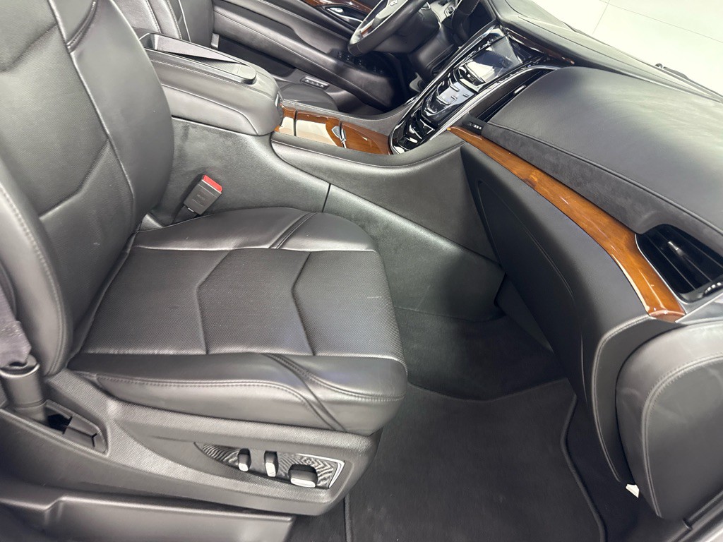 2017 Cadillac Escalade Image 25