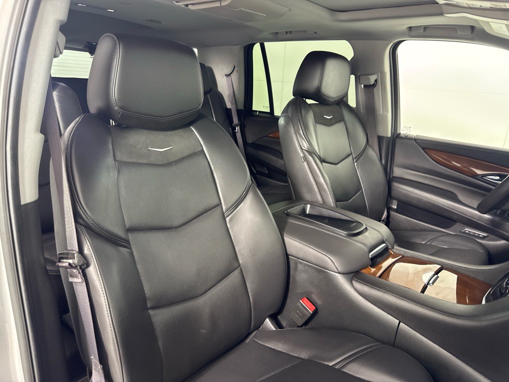 2017 Cadillac Escalade Image 26