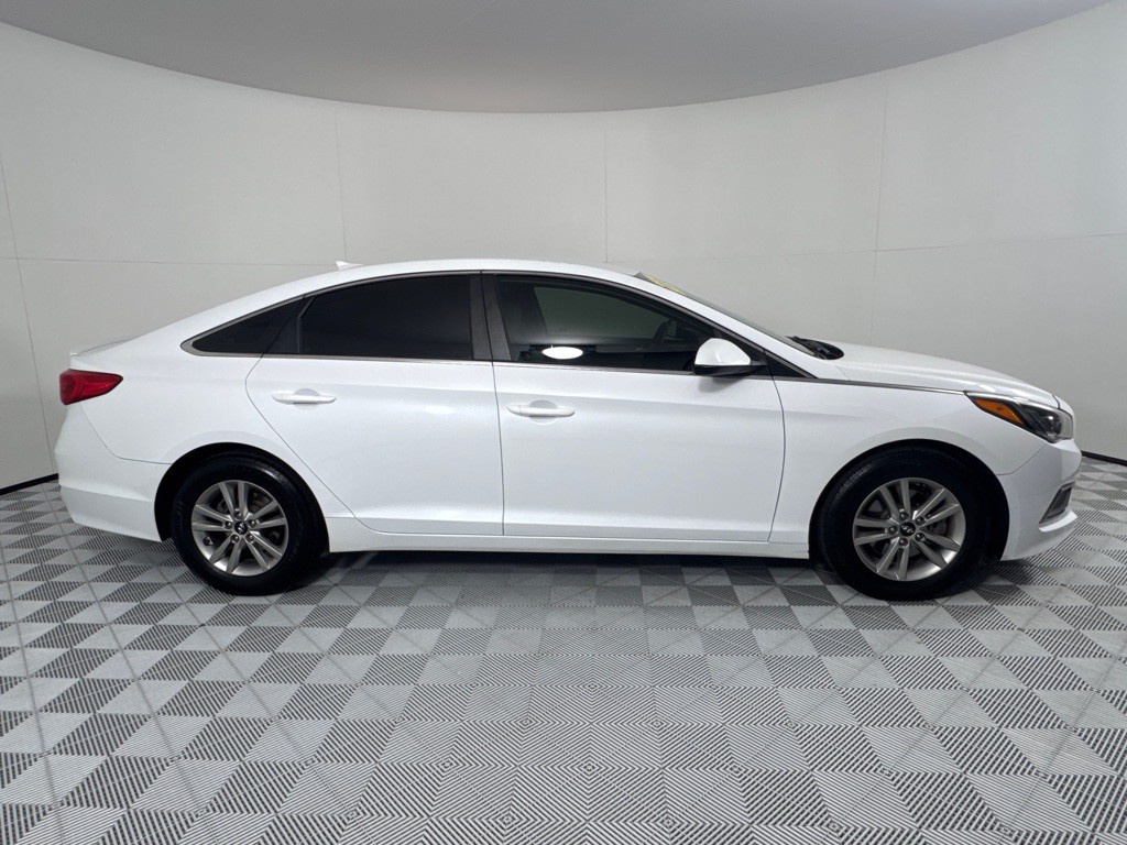 2016 Hyundai Sonata Image 4