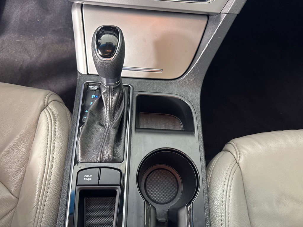 2016 Hyundai Sonata Image 16