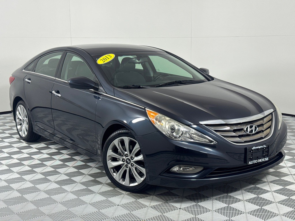 2013 Hyundai Sonata Image 2