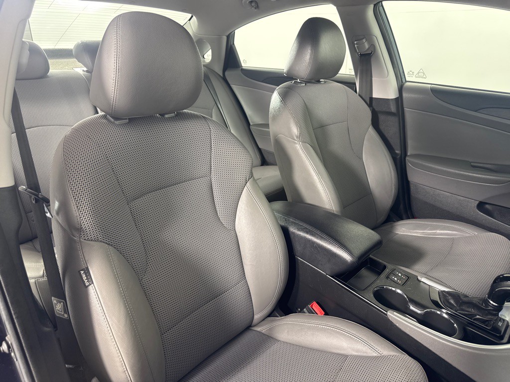 2013 Hyundai Sonata Image 24