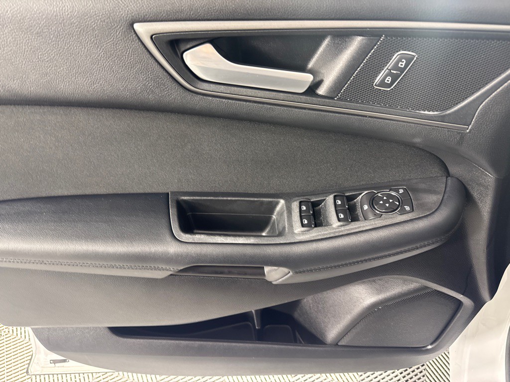 2018 Ford Edge Image 11