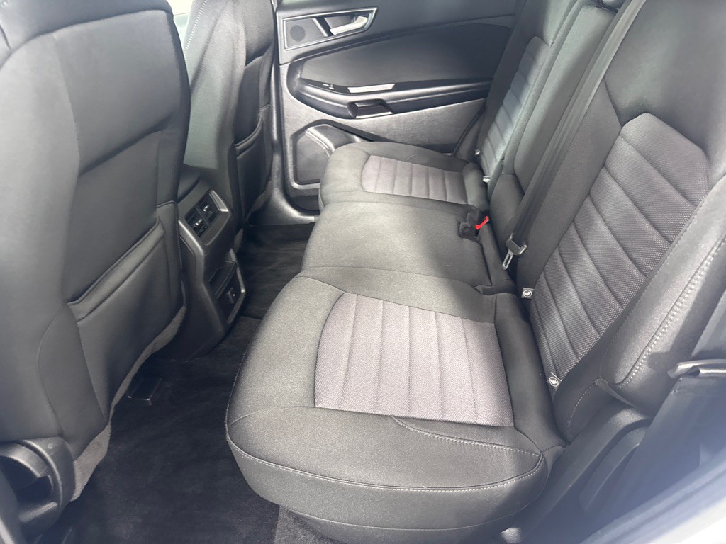 2018 Ford Edge Image 18