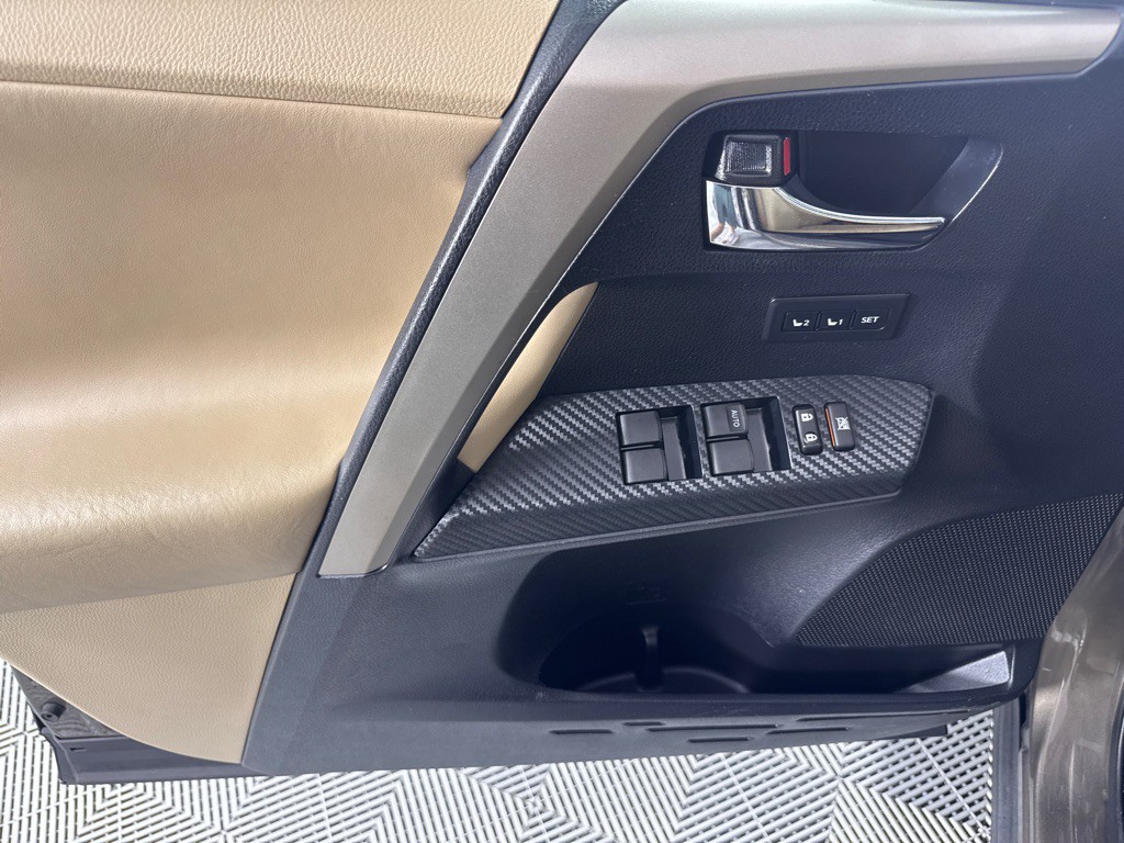 2013 Toyota Rav4 Image 10