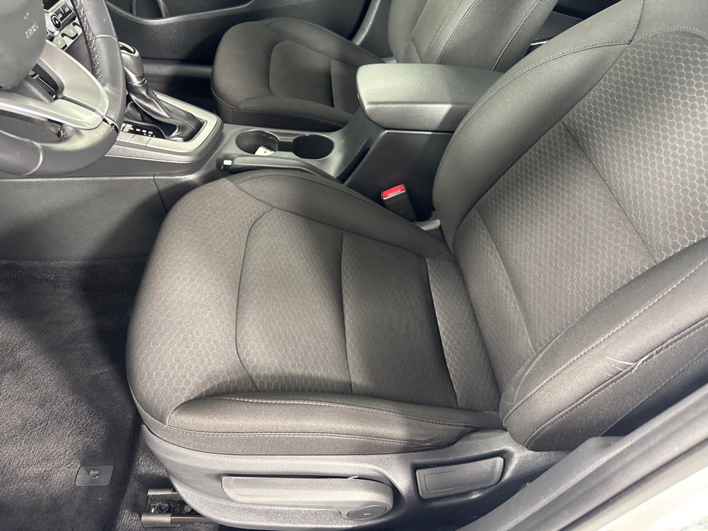 2020 Hyundai Elantra Image 10