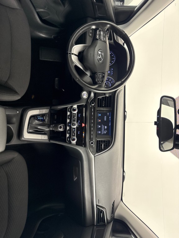 2020 Hyundai Elantra Image 23