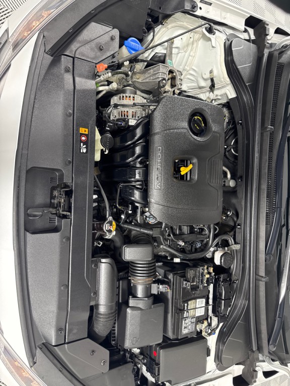 2020 Hyundai Elantra Image 24
