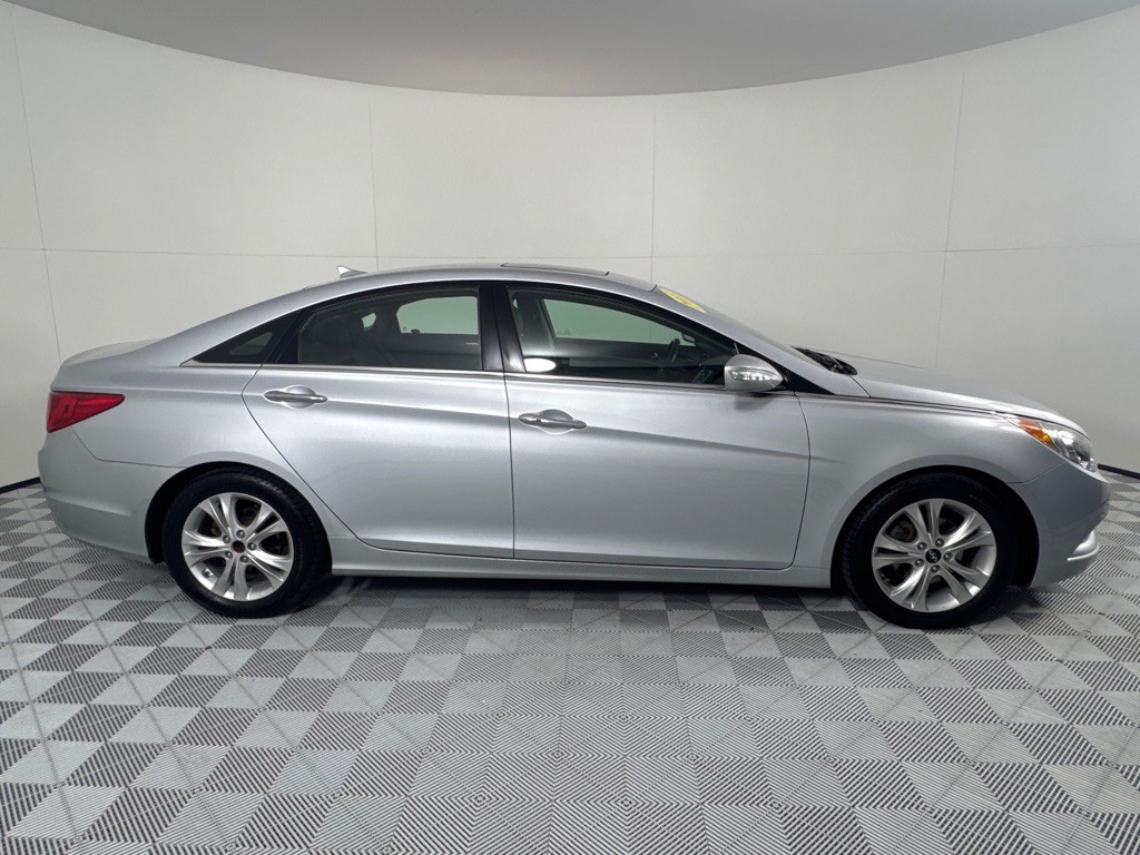 2011 Hyundai Sonata Image 4