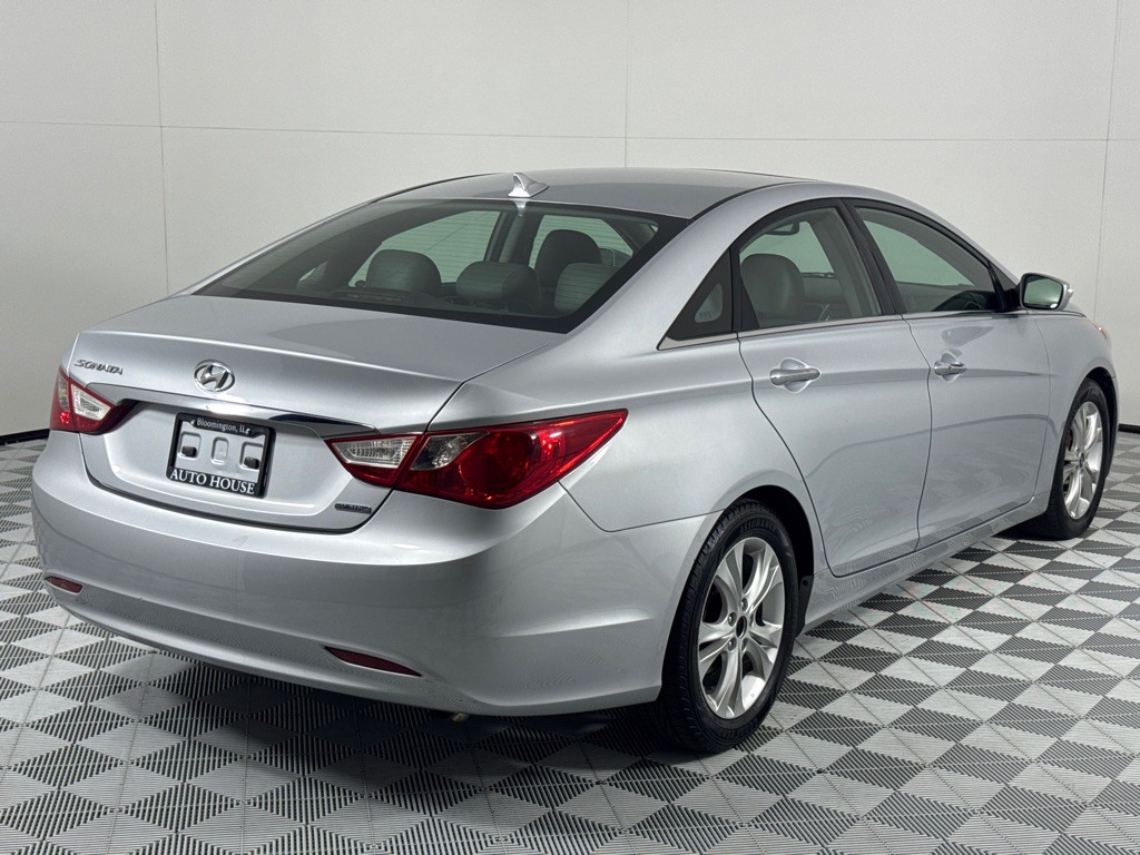 2011 Hyundai Sonata Image 5