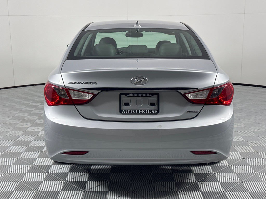 2011 Hyundai Sonata Image 6
