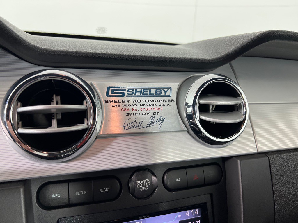 2007 Ford Mustang Image 25