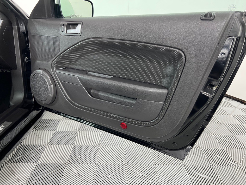 2007 Ford Mustang Image 29