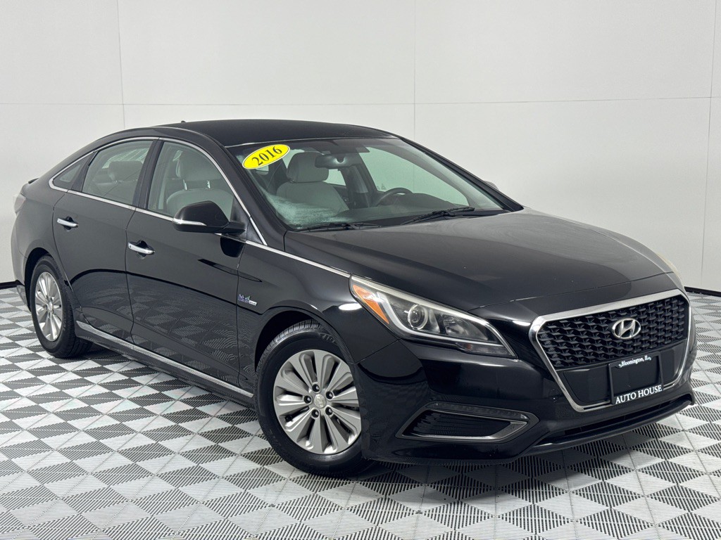2016 Hyundai Sonata Image 2