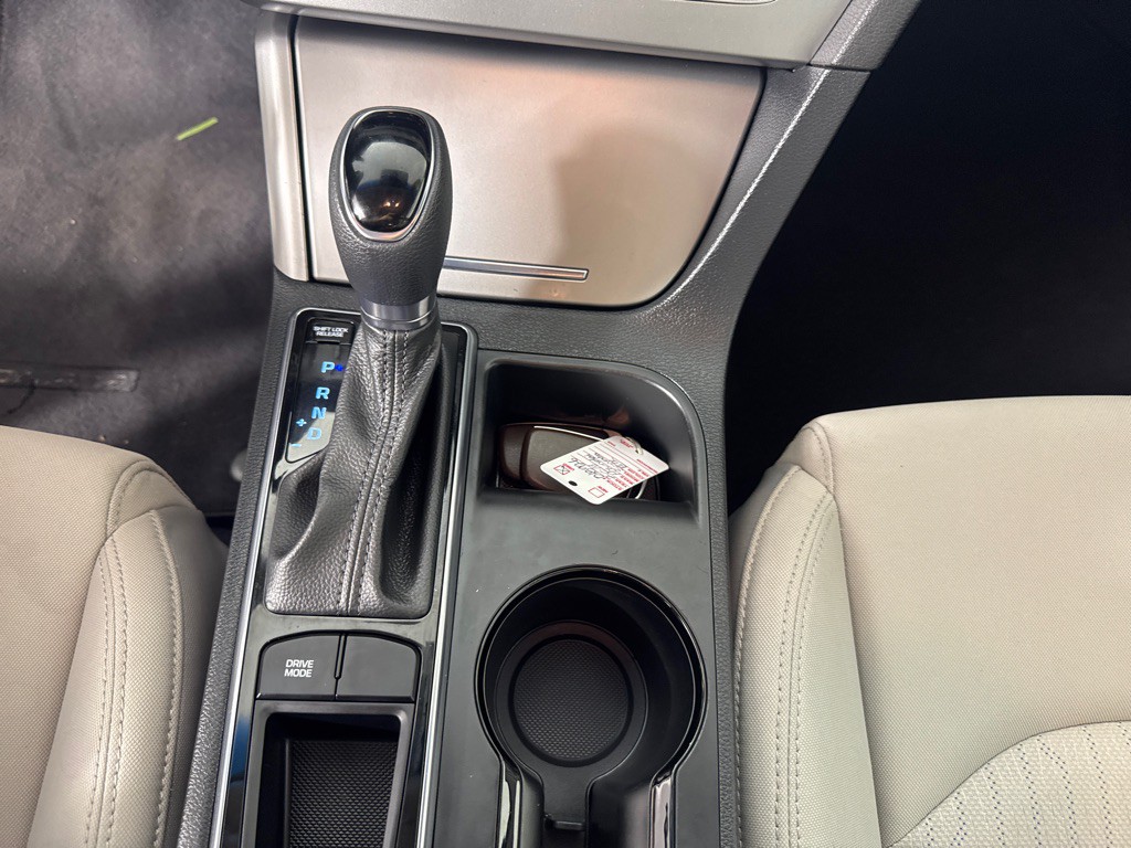 2016 Hyundai Sonata Image 18