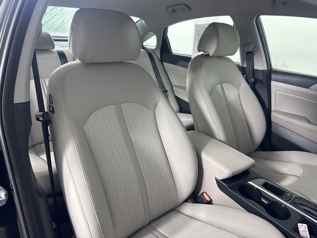 2016 Hyundai Sonata Image 24